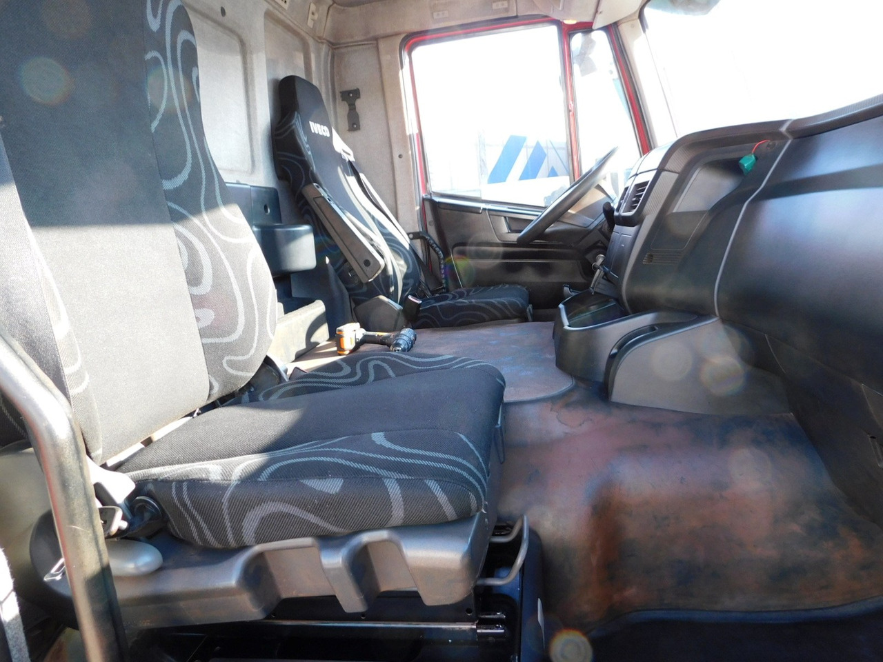 Iveco Trakker 450 - Camion basculantă: Foto 5 Iveco Trakker 450 - Camion basculantă: Foto 5