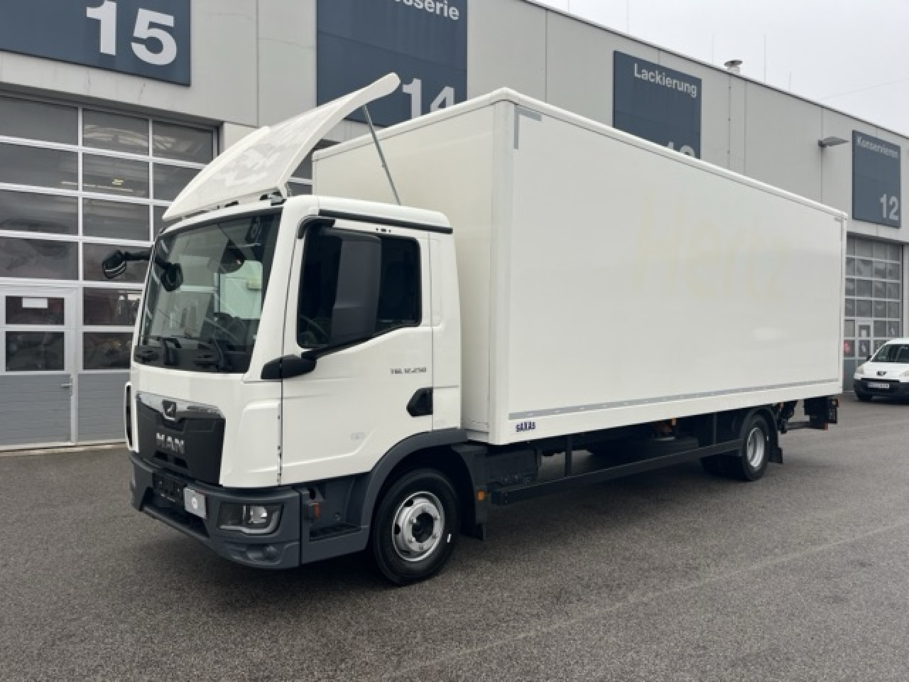 MAN TGL 12.250 4x2 BL CH Euro6 Klima AHK Luftfeder ZV - Camion furgon: Foto 1 MAN TGL 12.250 4x2 BL CH Euro6 Klima AHK Luftfeder ZV - Camion furgon: Foto 1