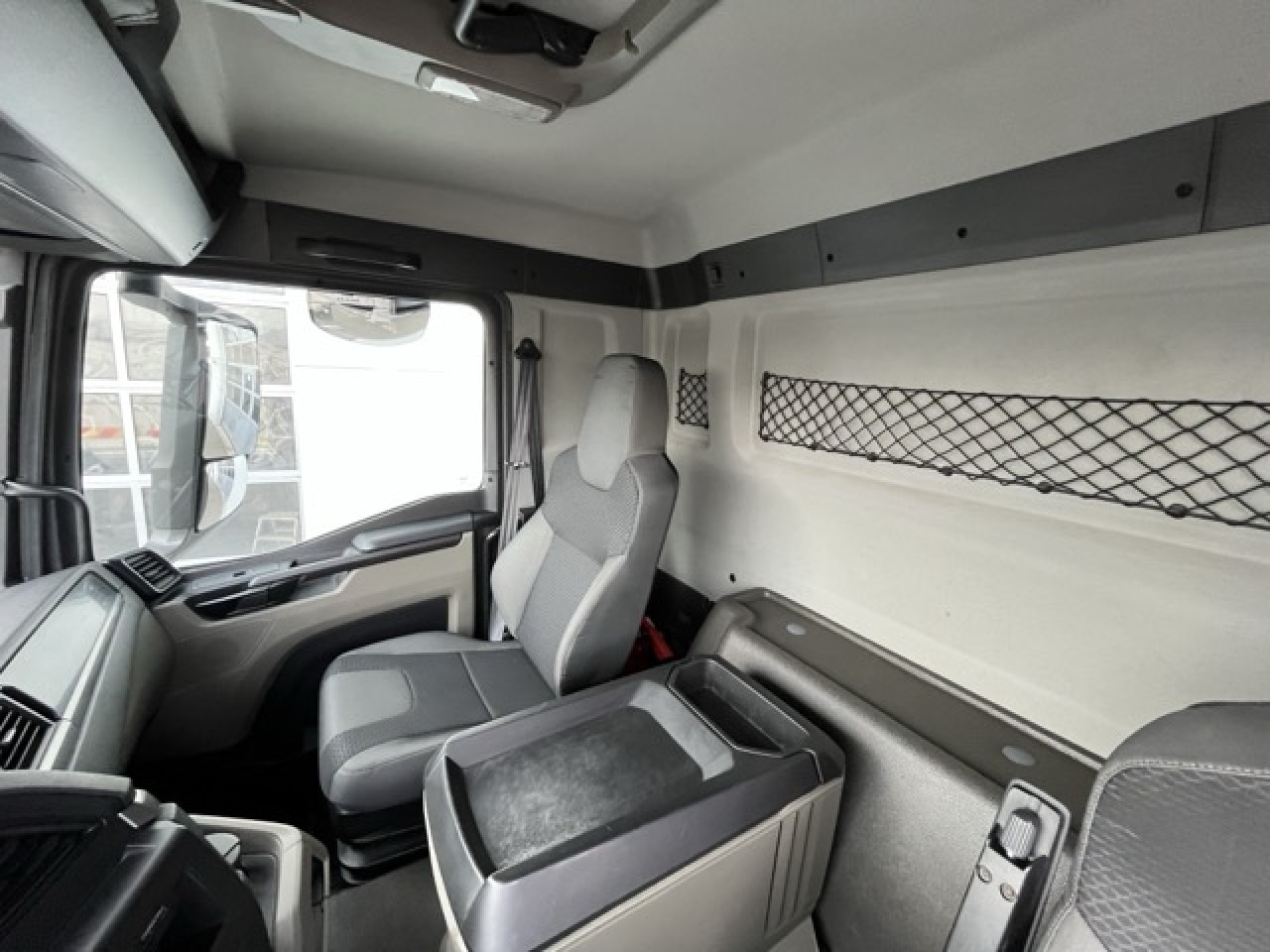 MAN TGS 26.360 6x2-4 LL Euro6 Klima AHK Luftfeder - Camion şasiu: Foto 3 MAN TGS 26.360 6x2-4 LL Euro6 Klima AHK Luftfeder - Camion şasiu: Foto 3