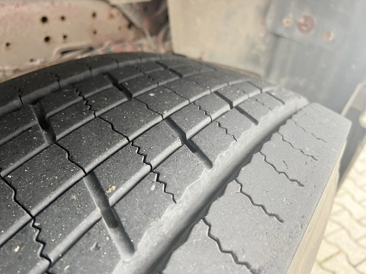 190 AD 35 4x2 190 AD 35 4x2 - Camion şasiu: Foto 4 190 AD 35 4x2 190 AD 35 4x2 - Camion şasiu: Foto 4