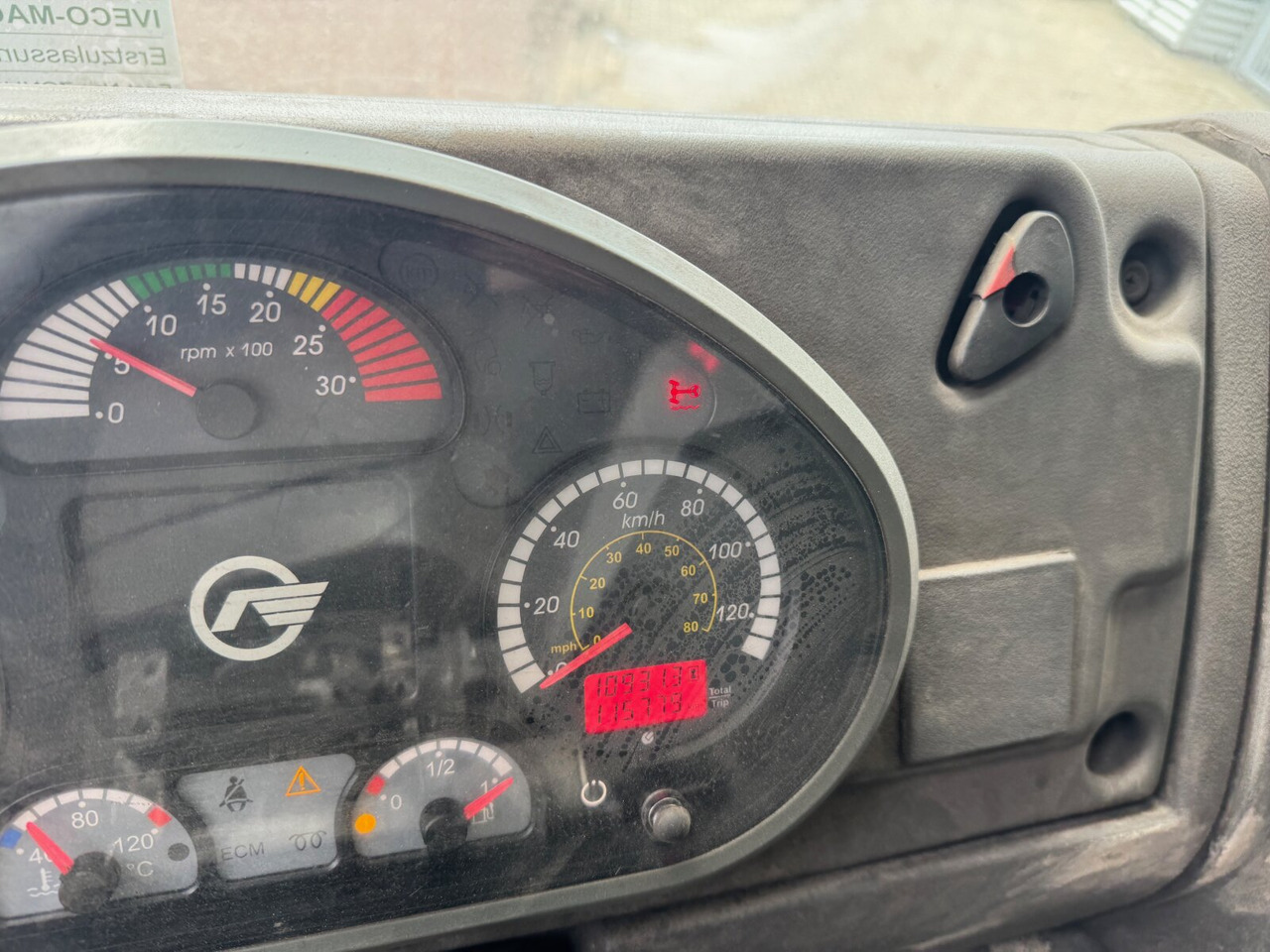 ASTRA HHD8 86.48-80 8x6 ASTRA HHD8 86.48-80 8x6 Mulde ca. 24m³ - Autobasculantă: Foto 4 ASTRA HHD8 86.48-80 8x6 ASTRA HHD8 86.48-80 8x6 Mulde ca. 24m³ - Autobasculantă: Foto 4