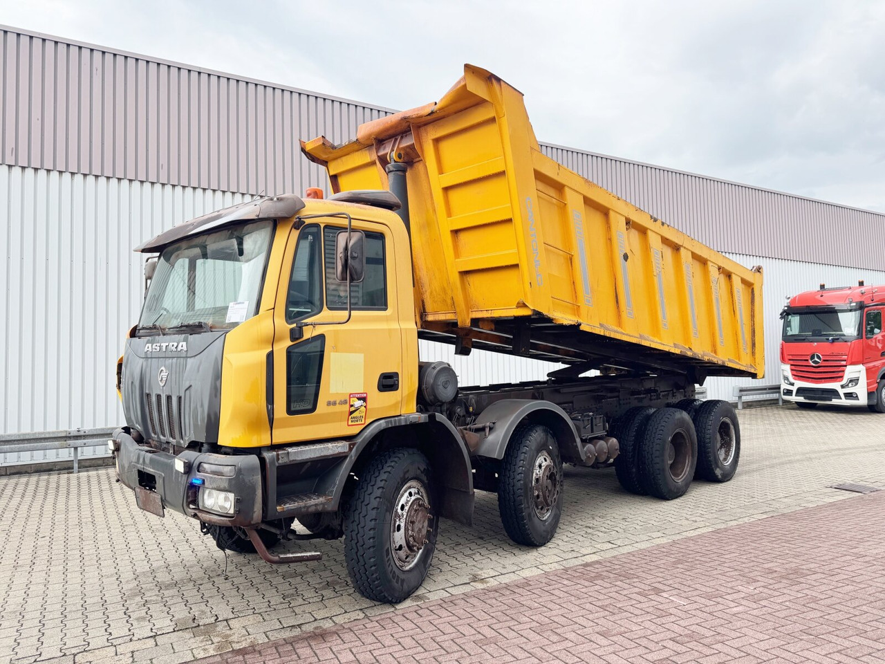 ASTRA HHD8 86.48-80 8x6 ASTRA HHD8 86.48-80 8x6 Mulde ca. 24m³ - Autobasculantă: Foto 1 ASTRA HHD8 86.48-80 8x6 ASTRA HHD8 86.48-80 8x6 Mulde ca. 24m³ - Autobasculantă: Foto 1