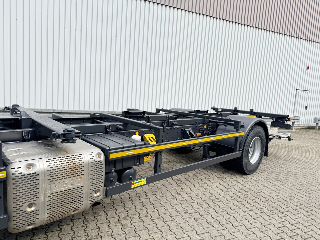 Iveco Stralis AT 190 S31FP-CM 4x2 Stralis AT 190 S31FP-CM 4x2, LBW BÄR, Ex- - Camion: Foto 2 Iveco Stralis AT 190 S31FP-CM 4x2 Stralis AT 190 S31FP-CM 4x2, LBW BÄR, Ex- - Camion: Foto 2