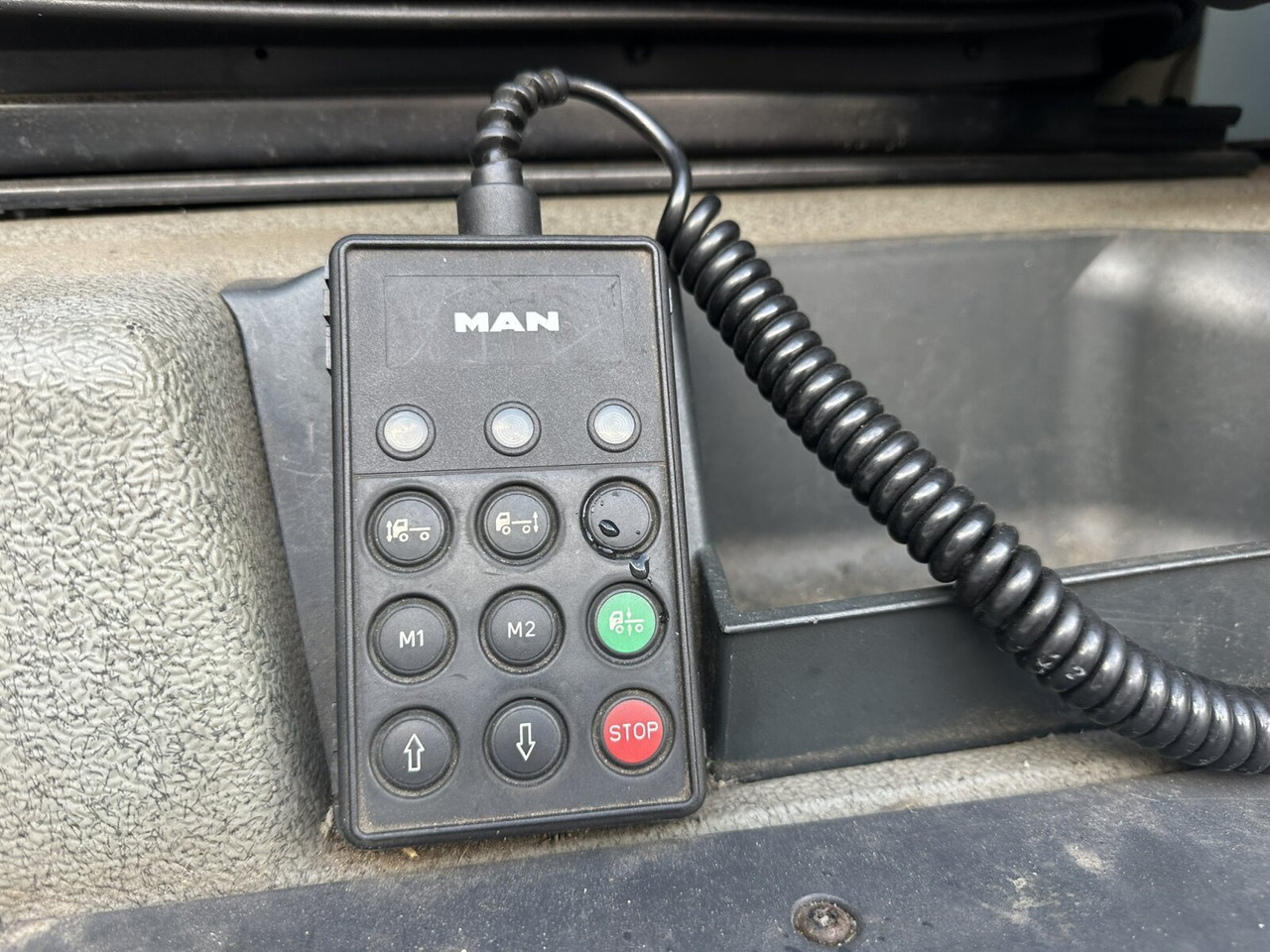 MAN TGA 18.350 4x2 LL TGA 18.350 4x2 LL, Fahrschulausstattung - Camion: Foto 5 MAN TGA 18.350 4x2 LL TGA 18.350 4x2 LL, Fahrschulausstattung - Camion: Foto 5