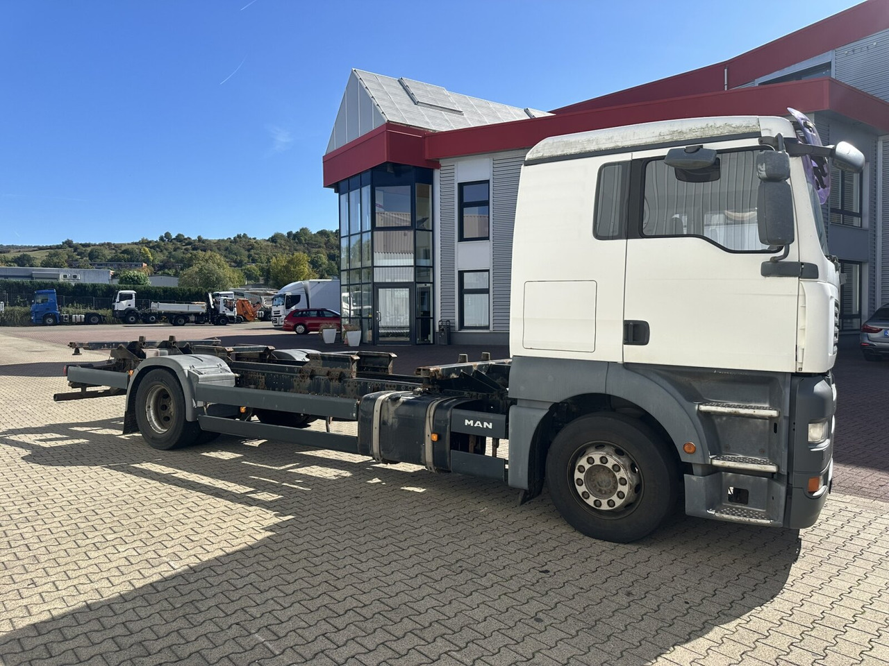 Camion MAN TGA 18.360 LL 4x2 TGA 18.360 LL 4x2, Fahrschule: Foto 9 Camion MAN TGA 18.360 LL 4x2 TGA 18.360 LL 4x2, Fahrschule: Foto 9