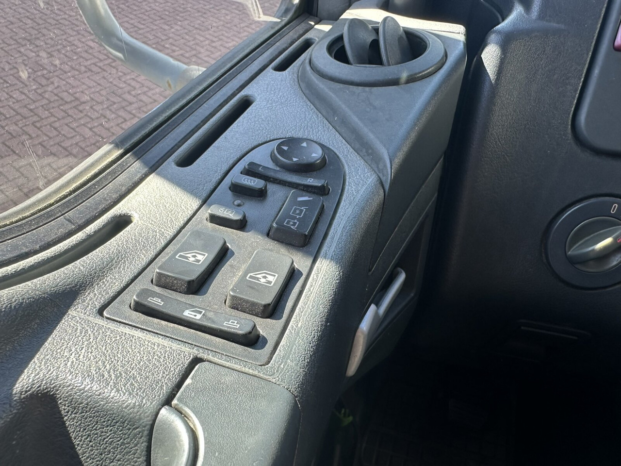 Camion MAN TGA 18.360 LL 4x2 TGA 18.360 LL 4x2, Fahrschule: Foto 6 Camion MAN TGA 18.360 LL 4x2 TGA 18.360 LL 4x2, Fahrschule: Foto 6