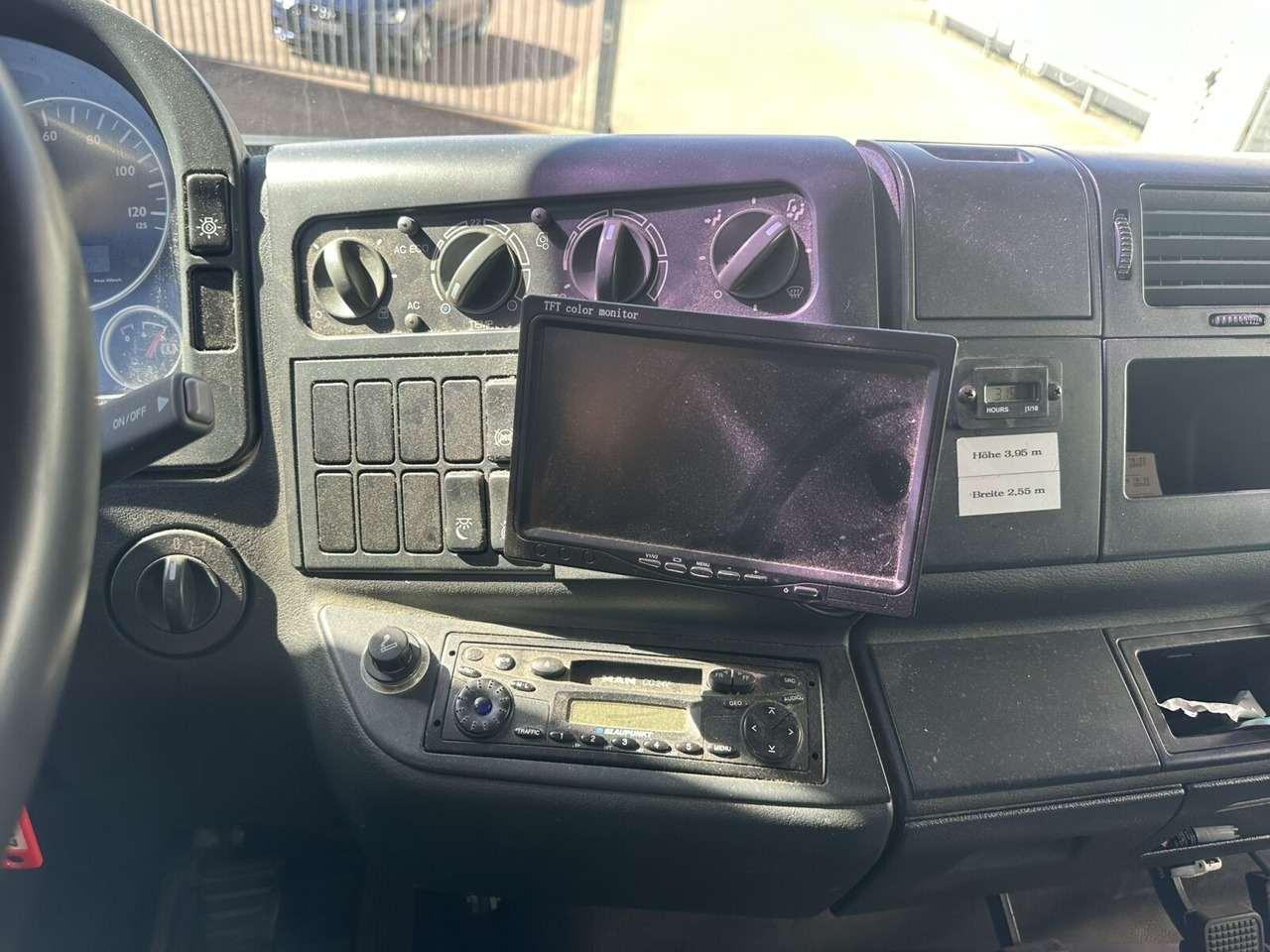 Camion MAN TGA 18.360 LL 4x2 TGA 18.360 LL 4x2, Fahrschule: Foto 7 Camion MAN TGA 18.360 LL 4x2 TGA 18.360 LL 4x2, Fahrschule: Foto 7