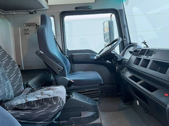 MAN TGA 18.400 4x2 LL TGA 18.400 4x2 LL, Fahrschulausstattung - Camion: Foto 3 MAN TGA 18.400 4x2 LL TGA 18.400 4x2 LL, Fahrschulausstattung - Camion: Foto 3