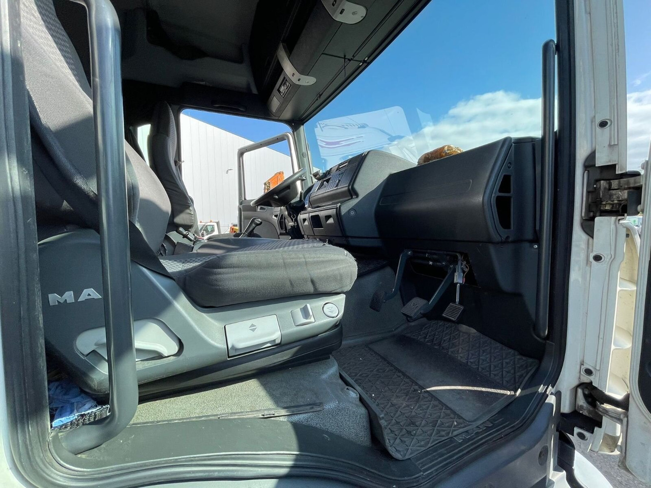 MAN TGM 18.330 4X2 LL TGM 18.330 4X2 LL, Fahrschulausstattung - Camion: Foto 5 MAN TGM 18.330 4X2 LL TGM 18.330 4X2 LL, Fahrschulausstattung - Camion: Foto 5