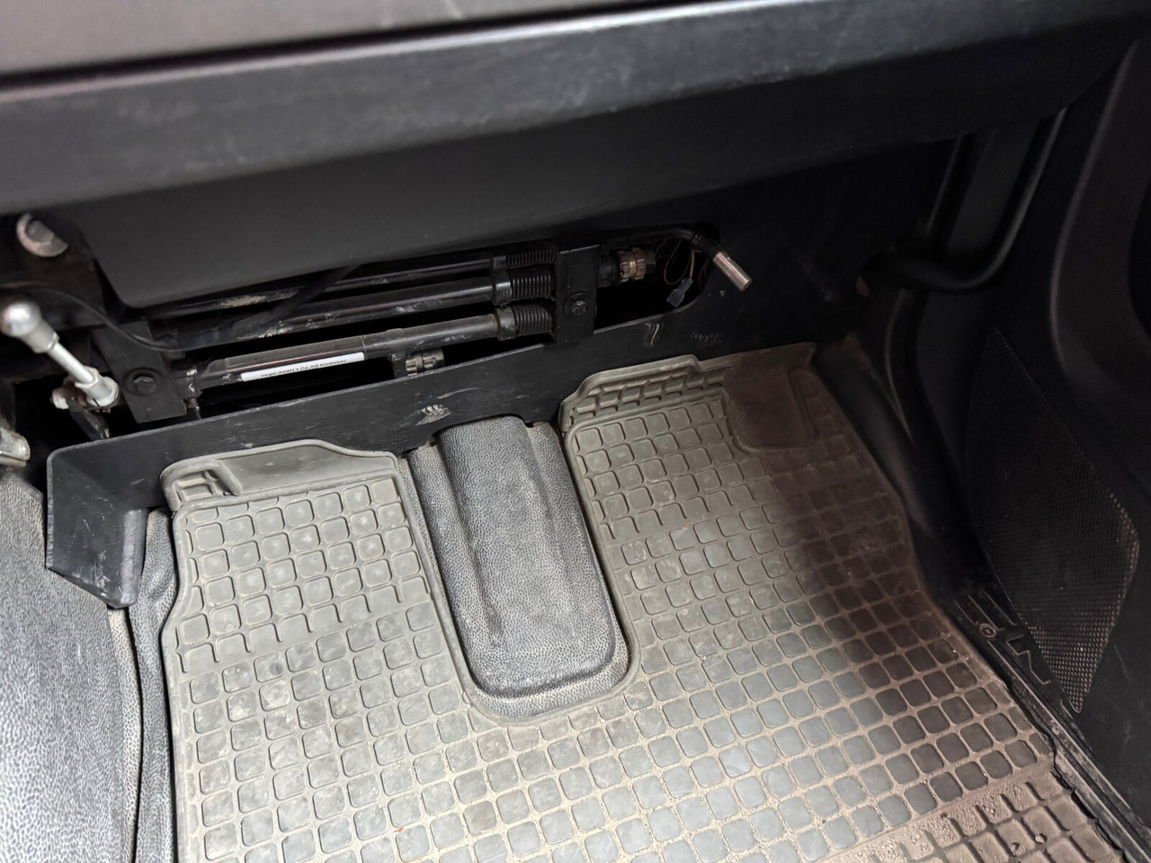 MAN TGX 18.360 4x2 BLS TGX 18.360 4x2 BLS, Fahrschulausstattung - Cap tractor: Foto 3 MAN TGX 18.360 4x2 BLS TGX 18.360 4x2 BLS, Fahrschulausstattung - Cap tractor: Foto 3