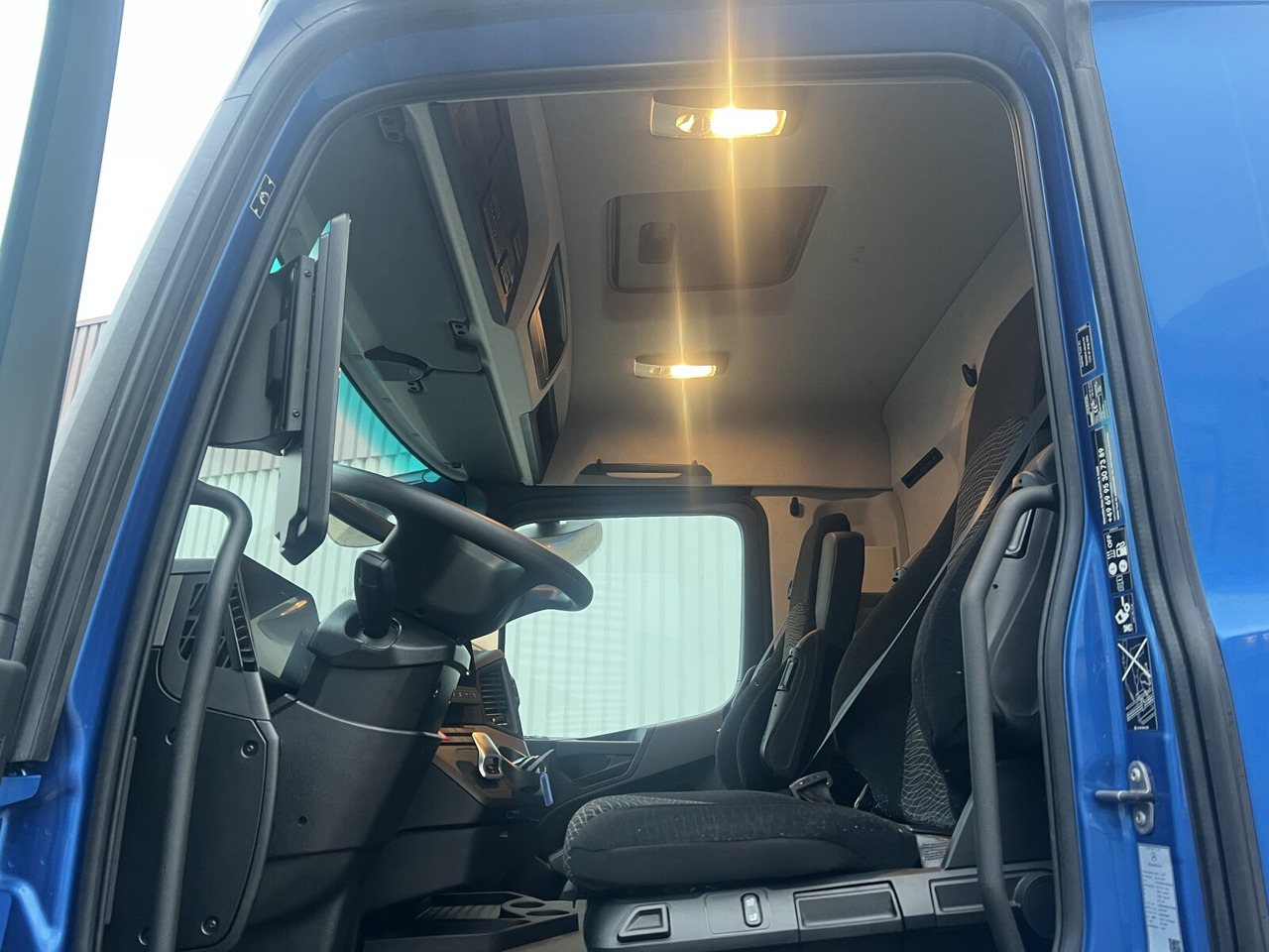 Mercedes-Benz Actros 1843 LS 4x4 HAD Actros 1843 LS 4x4 HAD, HydroDrive, MirrorCam, MultimediaCockpit - Cap tractor: Foto 5 Mercedes-Benz Actros 1843 LS 4x4 HAD Actros 1843 LS 4x4 HAD, HydroDrive, MirrorCam, MultimediaCockpit - Cap tractor: Foto 5