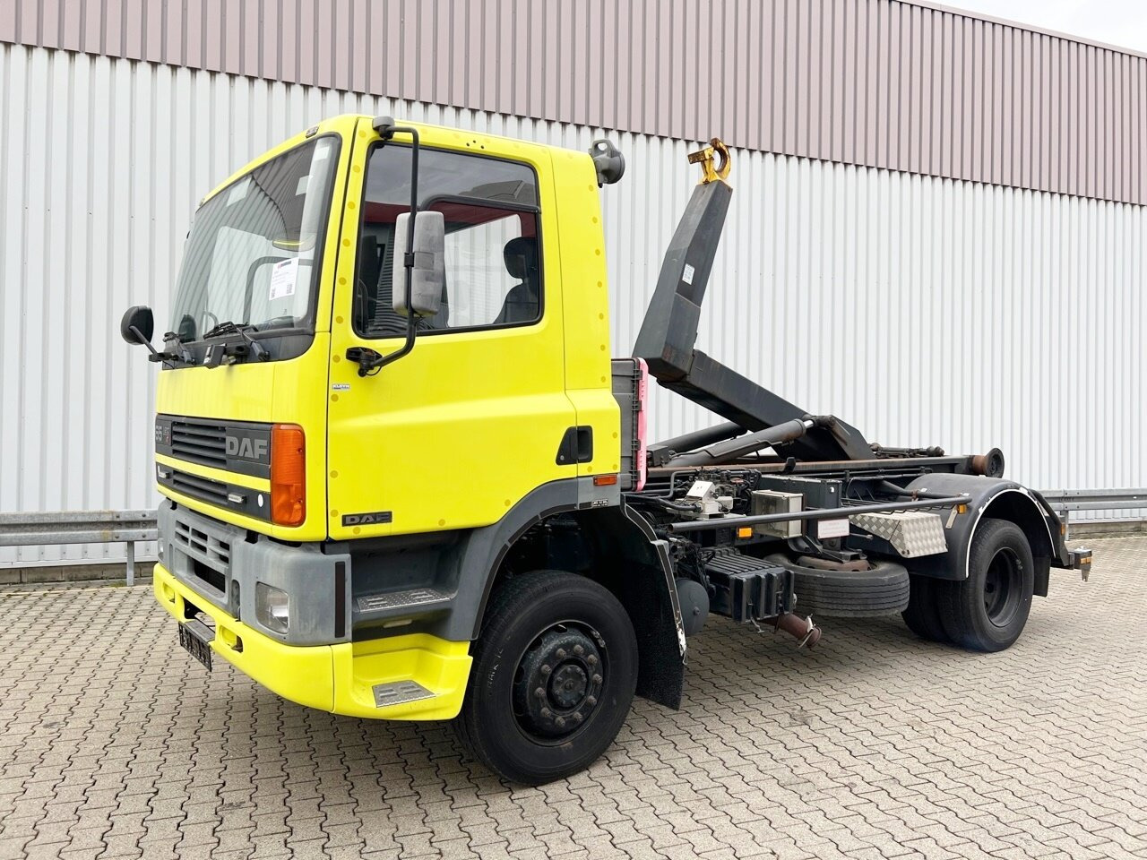 DAF 65.210 4x4 65.210 4x4 - Camion cu cârlig: Foto 1 DAF 65.210 4x4 65.210 4x4 - Camion cu cârlig: Foto 1
