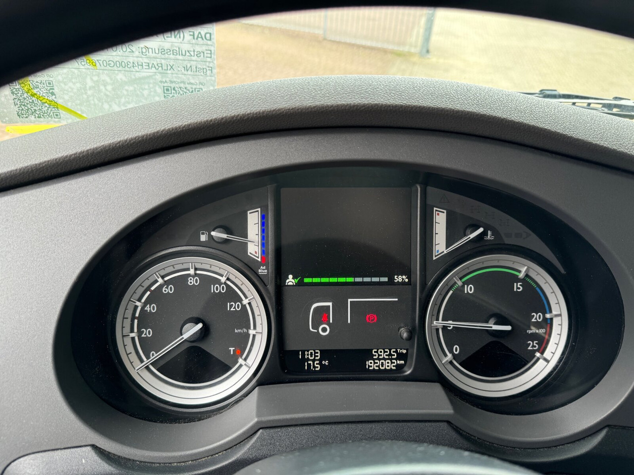 DAF XF 410 FA 4x2 XF 410 FA 4x2, Fahrschule, 2x AHK, 6 Sitze - Camion platformă: Foto 4 DAF XF 410 FA 4x2 XF 410 FA 4x2, Fahrschule, 2x AHK, 6 Sitze - Camion platformă: Foto 4