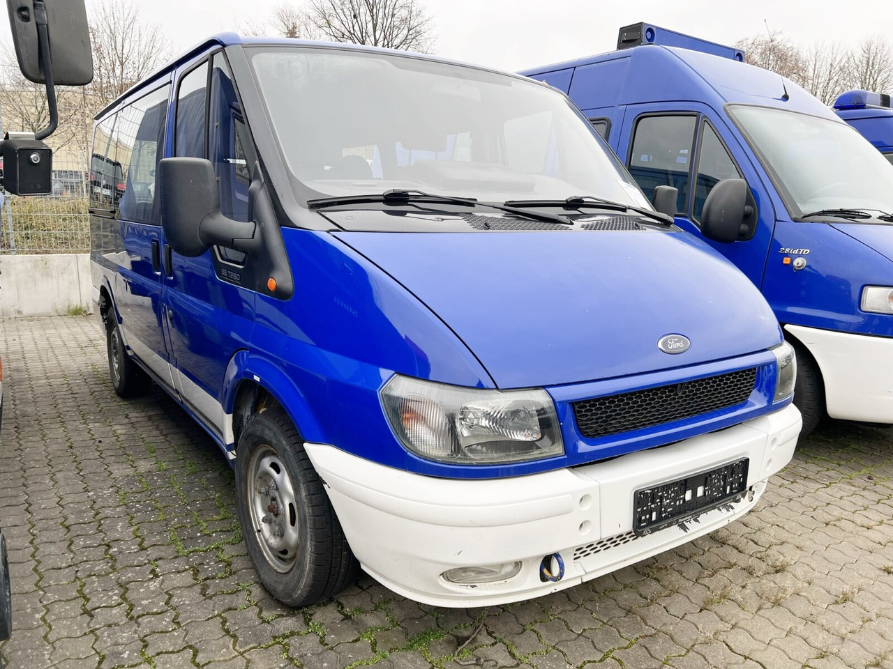 Ford Ford Transit 2,0 TDE 4x2 Ford Transit 2,0 TDE 4x2, EX-THW, 6 Sitze - Autoutilitară cabină dublă: Foto 2 Ford Ford Transit 2,0 TDE 4x2 Ford Transit 2,0 TDE 4x2, EX-THW, 6 Sitze - Autoutilitară cabină dublă: Foto 2