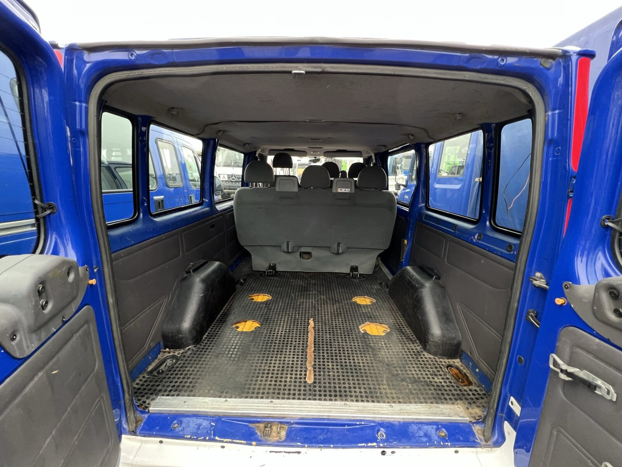 Ford Ford Transit 2,0 TDE 4x2 Ford Transit 2,0 TDE 4x2, EX-THW, 6 Sitze - Autoutilitară cabină dublă: Foto 5 Ford Ford Transit 2,0 TDE 4x2 Ford Transit 2,0 TDE 4x2, EX-THW, 6 Sitze - Autoutilitară cabină dublă: Foto 5