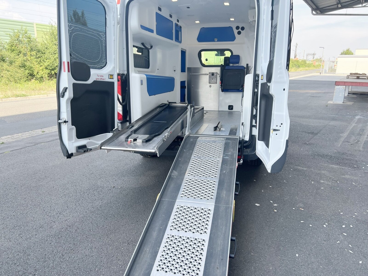 Ford Transit 2.2 TDCI 4x2 Transit 2.2 TDCI 4x2, Krankentransporter - Ambulanță: Foto 4 Ford Transit 2.2 TDCI 4x2 Transit 2.2 TDCI 4x2, Krankentransporter - Ambulanță: Foto 4