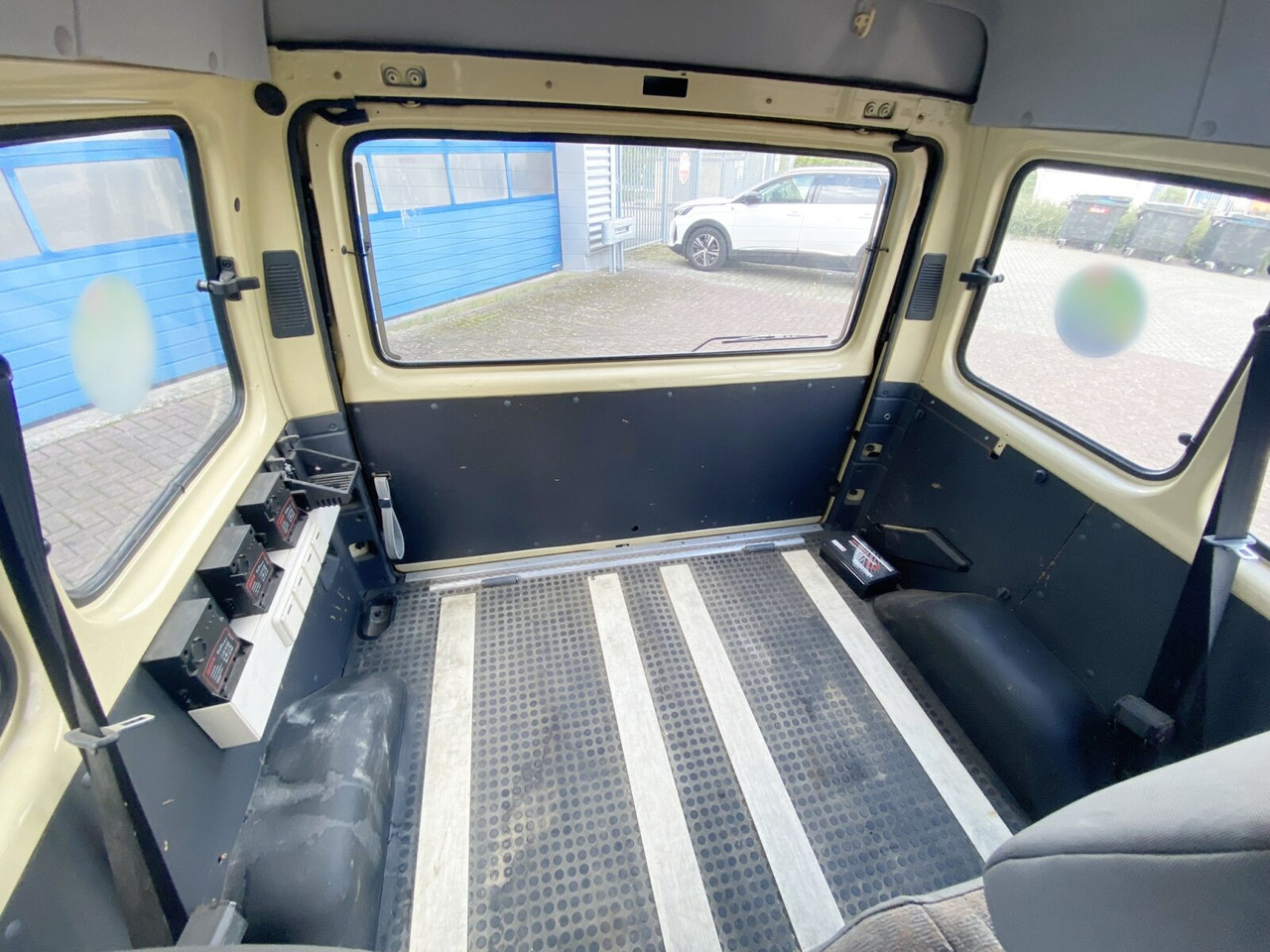 Ford Transit 2.5 4x2 Transit 2.5 4x2, Personentransporter, 8 Sitze - Microbuz, Transport persoane: Foto 4 Ford Transit 2.5 4x2 Transit 2.5 4x2, Personentransporter, 8 Sitze - Microbuz, Transport persoane: Foto 4
