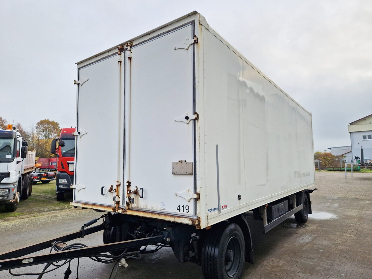 Kleiderkofferanhänger Hofmann, Kleiderkofferanhänger, durchladbar, LBW BÄR, 42 cbm - Remorcă furgon: Foto 3 Kleiderkofferanhänger Hofmann, Kleiderkofferanhänger, durchladbar, LBW BÄR, 42 cbm - Remorcă furgon: Foto 3