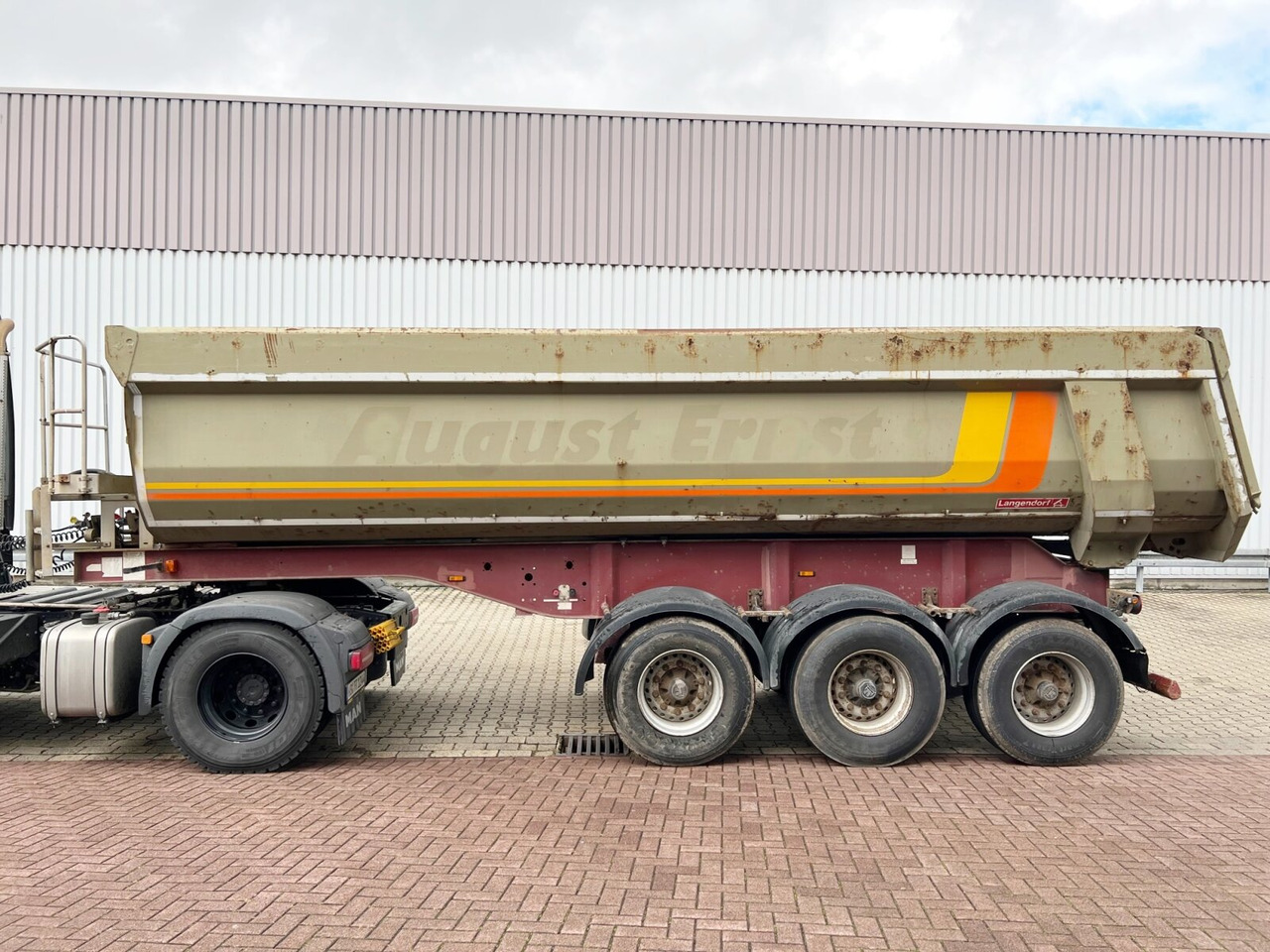 Langendorf SKS-HS 24/28 SKS-HS 24/28, Stahlmulde ca. 24m³, Liftachse - Semiremorcă basculantă: Foto 3 Langendorf SKS-HS 24/28 SKS-HS 24/28, Stahlmulde ca. 24m³, Liftachse - Semiremorcă basculantă: Foto 3