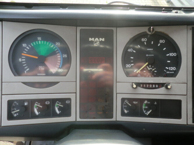 MAN L35 10.163 4x2 - Camion furgon: Foto 2 MAN L35 10.163 4x2 - Camion furgon: Foto 2