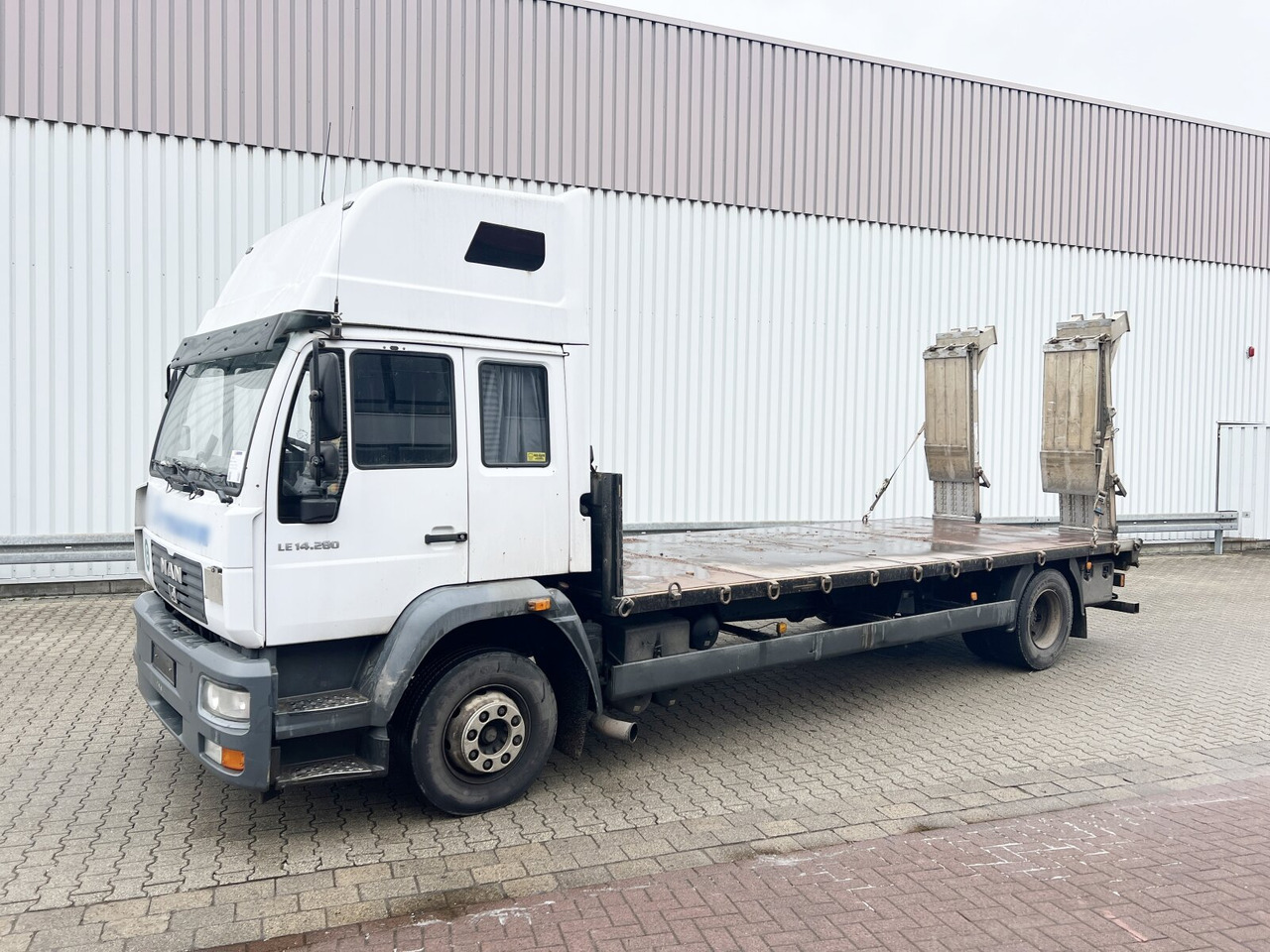 MAN LE 14.280 4x2 L LE 14.280 4x2 L, Maschinentransporter, 2x AHK - Camion platformă: Foto 1 MAN LE 14.280 4x2 L LE 14.280 4x2 L, Maschinentransporter, 2x AHK - Camion platformă: Foto 1