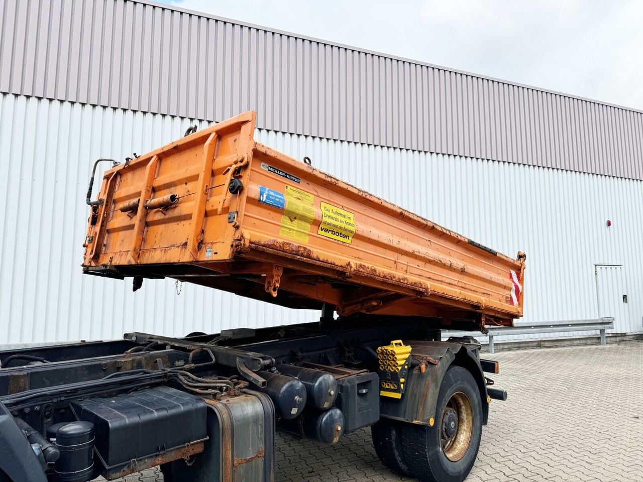 MAN LE 18.280 4X4 BB LE 18.280 4X4 BB, Winterdienstausstattung, Grüne Plakette - Camion basculantă, Camion cu macara: Foto 4 MAN LE 18.280 4X4 BB LE 18.280 4X4 BB, Winterdienstausstattung, Grüne Plakette - Camion basculantă, Camion cu macara: Foto 4