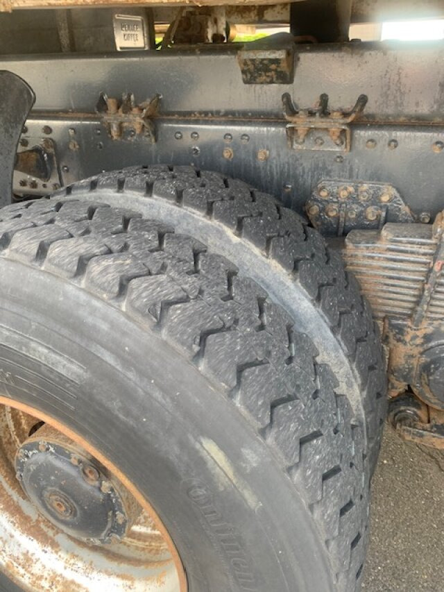 MAN T42 T42 6x6 - Camion basculantă: Foto 5 MAN T42 T42 6x6 - Camion basculantă: Foto 5