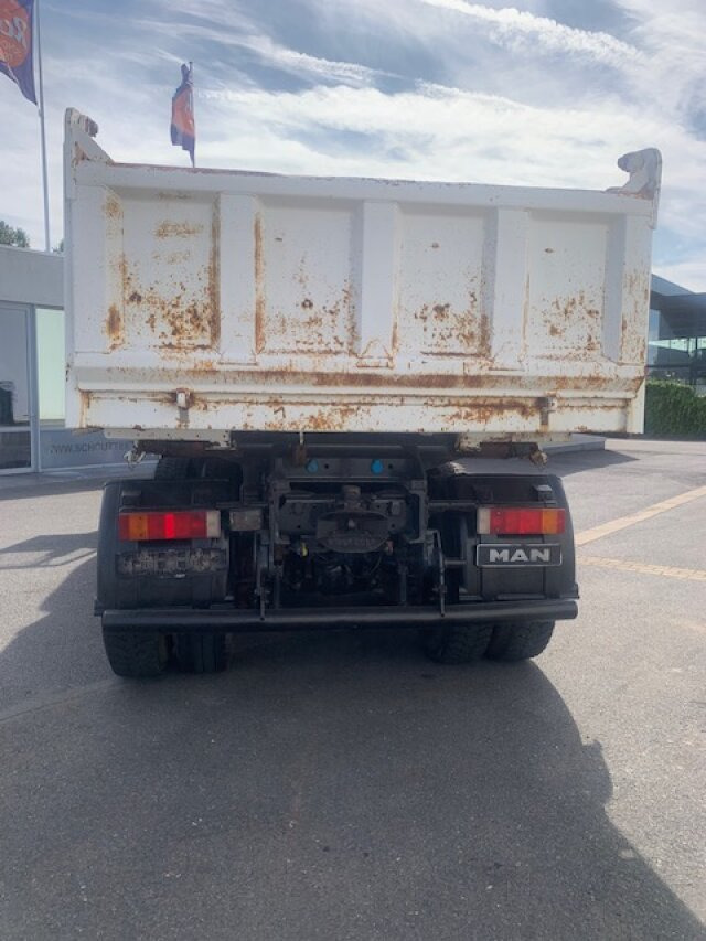 MAN T42 T42 6x6 - Camion basculantă: Foto 3 MAN T42 T42 6x6 - Camion basculantă: Foto 3