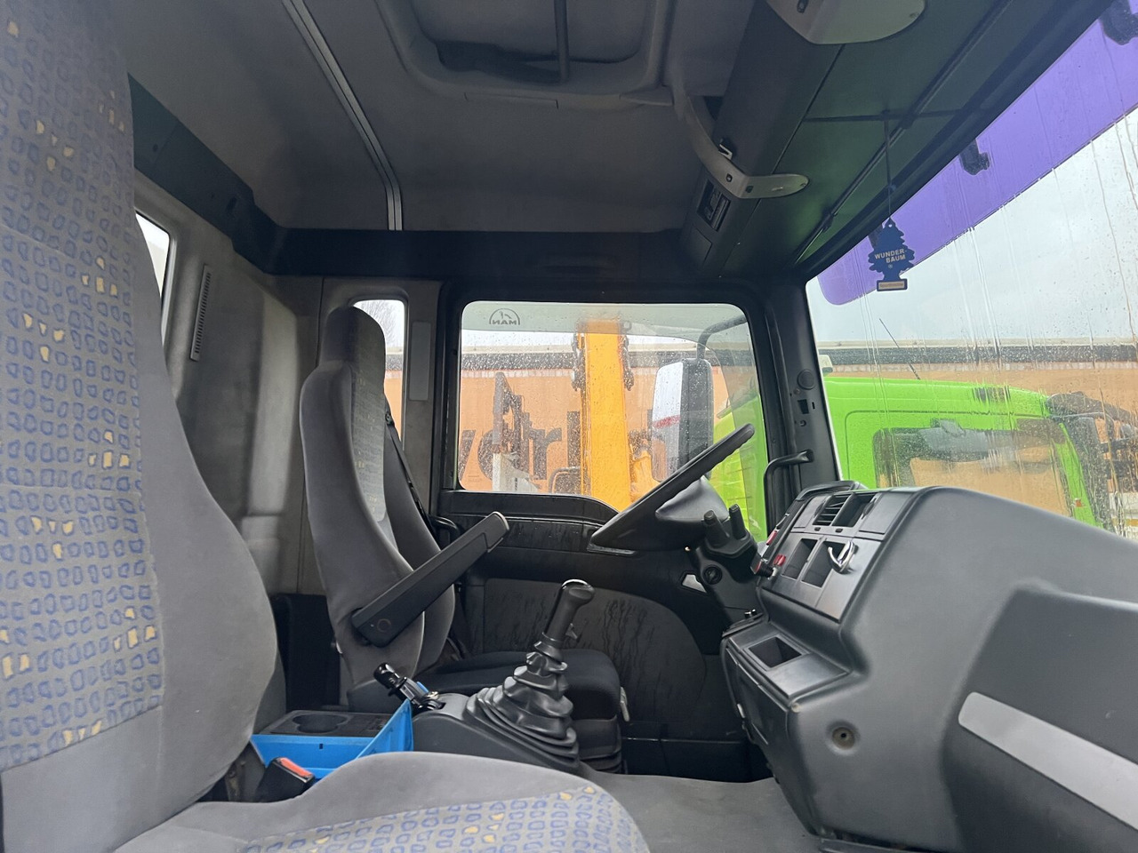 MAN TGA 26.360 6X2/4 BL TGA 26.360 6X2/4 BL, Vorlauf Lenk-Liftachse - Camion container de gunoi: Foto 4 MAN TGA 26.360 6X2/4 BL TGA 26.360 6X2/4 BL, Vorlauf Lenk-Liftachse - Camion container de gunoi: Foto 4