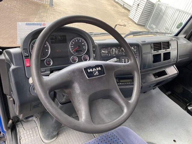 MAN TGA 35.480 8x4-4 BL TGA 35.480 8x4-4 BL, Lift-/Lenkachse - Camion şasiu: Foto 5 MAN TGA 35.480 8x4-4 BL TGA 35.480 8x4-4 BL, Lift-/Lenkachse - Camion şasiu: Foto 5