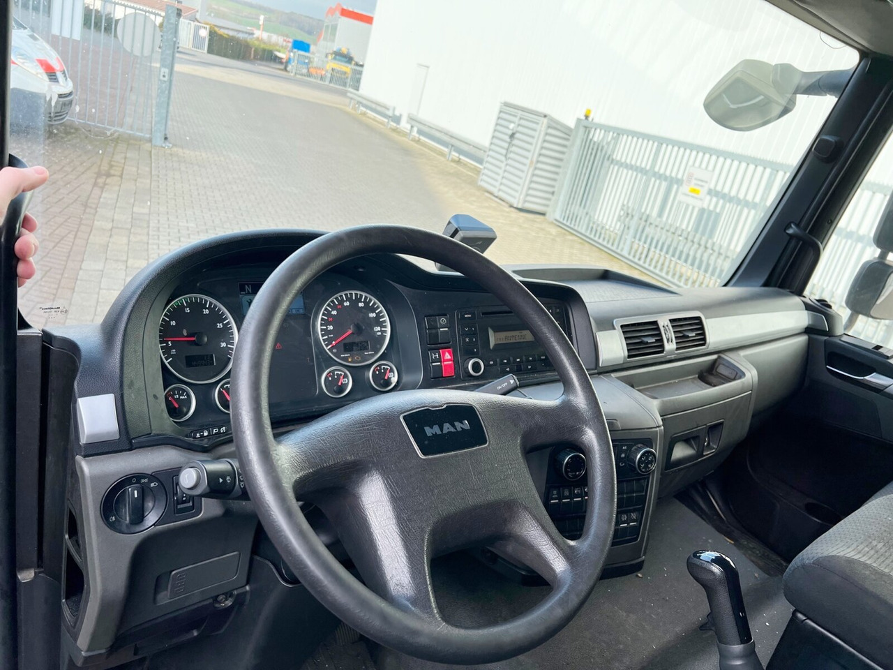 MAN TGL 12.250/340 4X2 BL TGL 12.250/340 4X2 BL mit Dhollandia LBW, 42 cbm - Camion furgon: Foto 4 MAN TGL 12.250/340 4X2 BL TGL 12.250/340 4X2 BL mit Dhollandia LBW, 42 cbm - Camion furgon: Foto 4