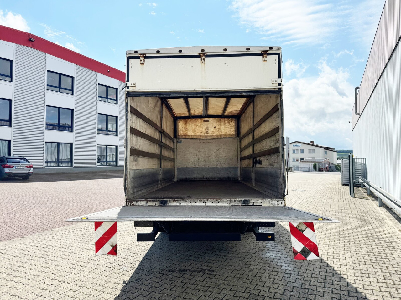 Camion platformă MAN TGL 7.150 4x2 BB TGL 7.150 4x2 BB mit LBW MBB (BJ. 2019): Foto 12 Camion platformă MAN TGL 7.150 4x2 BB TGL 7.150 4x2 BB mit LBW MBB (BJ. 2019): Foto 12