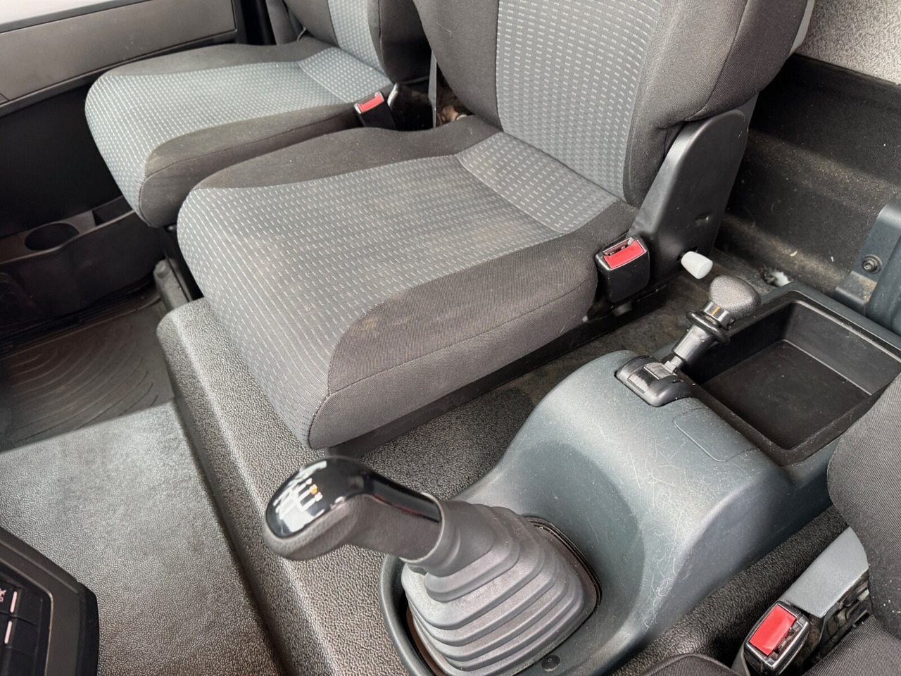 MAN TGL 8.150/180 4x2 BL TGL 8.150/180 4x2 BL, Möbelkoffer mit Rolltor - Camion furgon: Foto 5 MAN TGL 8.150/180 4x2 BL TGL 8.150/180 4x2 BL, Möbelkoffer mit Rolltor - Camion furgon: Foto 5