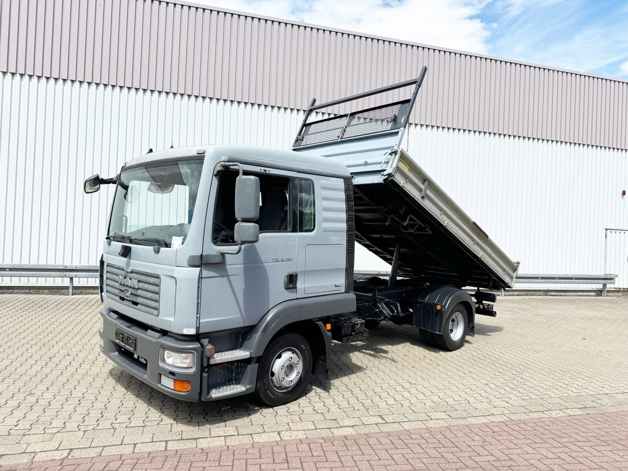 MAN TGL 8.180 4x2 BB Doka TGL 8.180 4x2 BB Doka, 2x AHK - Camion basculantă: Foto 1 MAN TGL 8.180 4x2 BB Doka TGL 8.180 4x2 BB Doka, 2x AHK - Camion basculantă: Foto 1