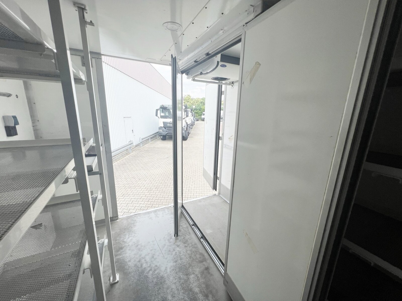 MAN TGL 8.180 4x2 BL TGL 8.180 4x2 BL, Kühlkoffer, Carrier Supra 850Mi - Camion frigider: Foto 3 MAN TGL 8.180 4x2 BL TGL 8.180 4x2 BL, Kühlkoffer, Carrier Supra 850Mi - Camion frigider: Foto 3