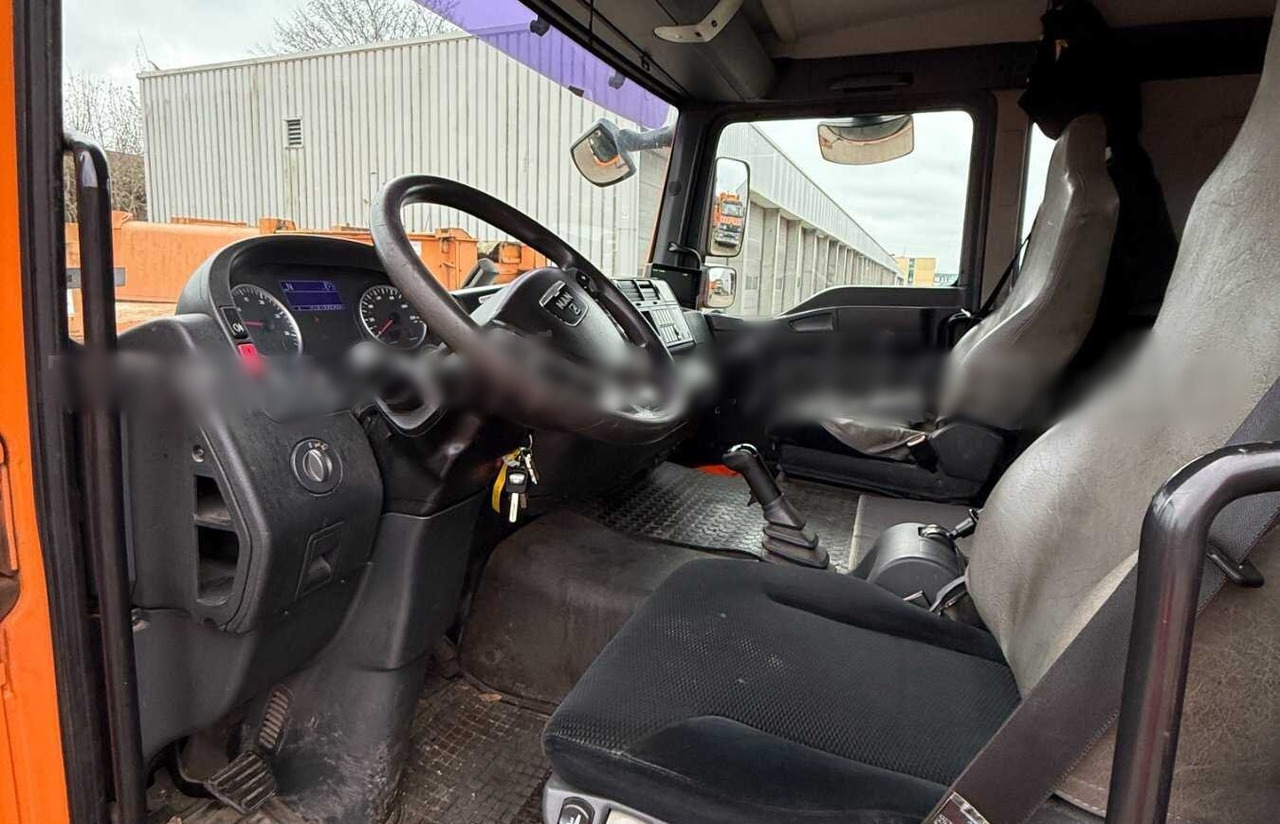 MAN TGM 16.250 4x2 BL TGM 16.250 4x2 BL, Kran Atlas AK 65.2-A2L, City-Abroller - Camion cu cârlig, Camion cu macara: Foto 4 MAN TGM 16.250 4x2 BL TGM 16.250 4x2 BL, Kran Atlas AK 65.2-A2L, City-Abroller - Camion cu cârlig, Camion cu macara: Foto 4