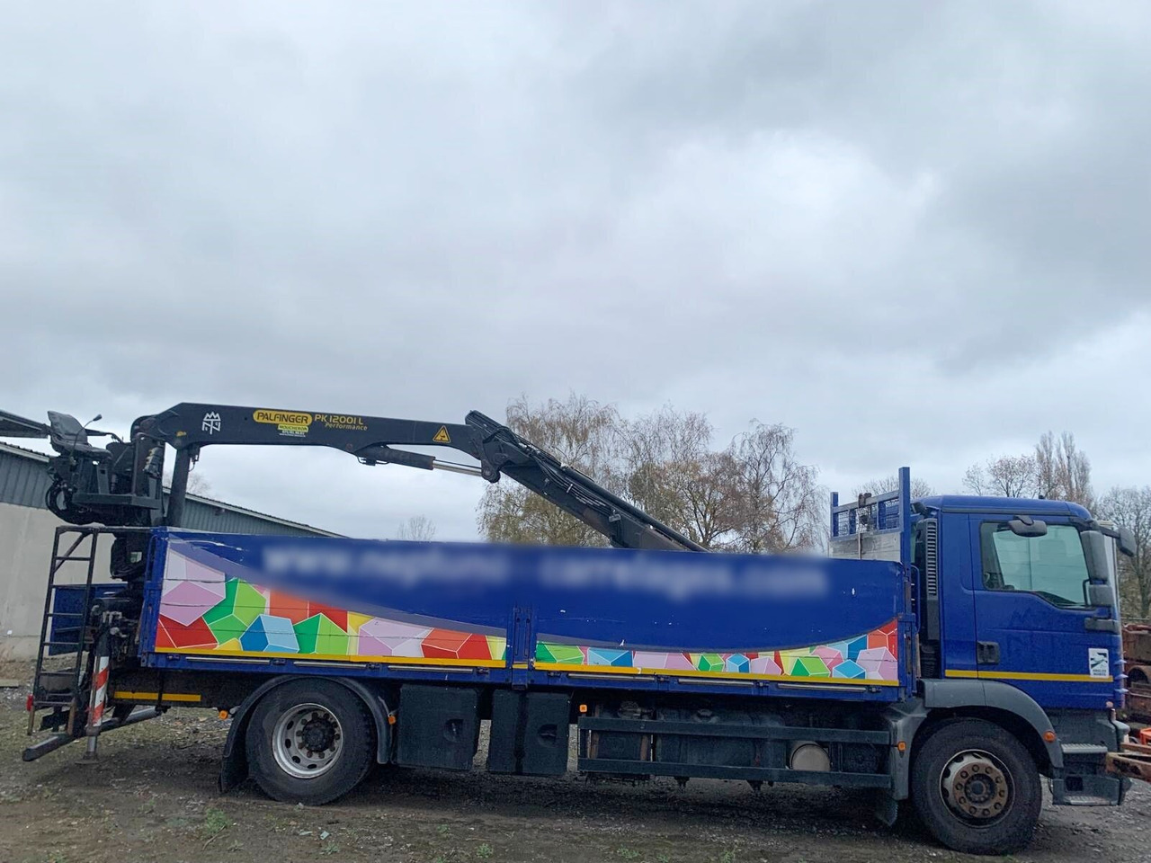 MAN TGM 18.290 4x2 BL mit MOTORSCHADEN! TGM 18.290 4x2 BL, Heckkran Palfinger PK12001L, MOTORSCHADEN! - Camion cu macara, Camion platformă: Foto 3 MAN TGM 18.290 4x2 BL mit MOTORSCHADEN! TGM 18.290 4x2 BL, Heckkran Palfinger PK12001L, MOTORSCHADEN! - Camion cu macara, Camion platformă: Foto 3