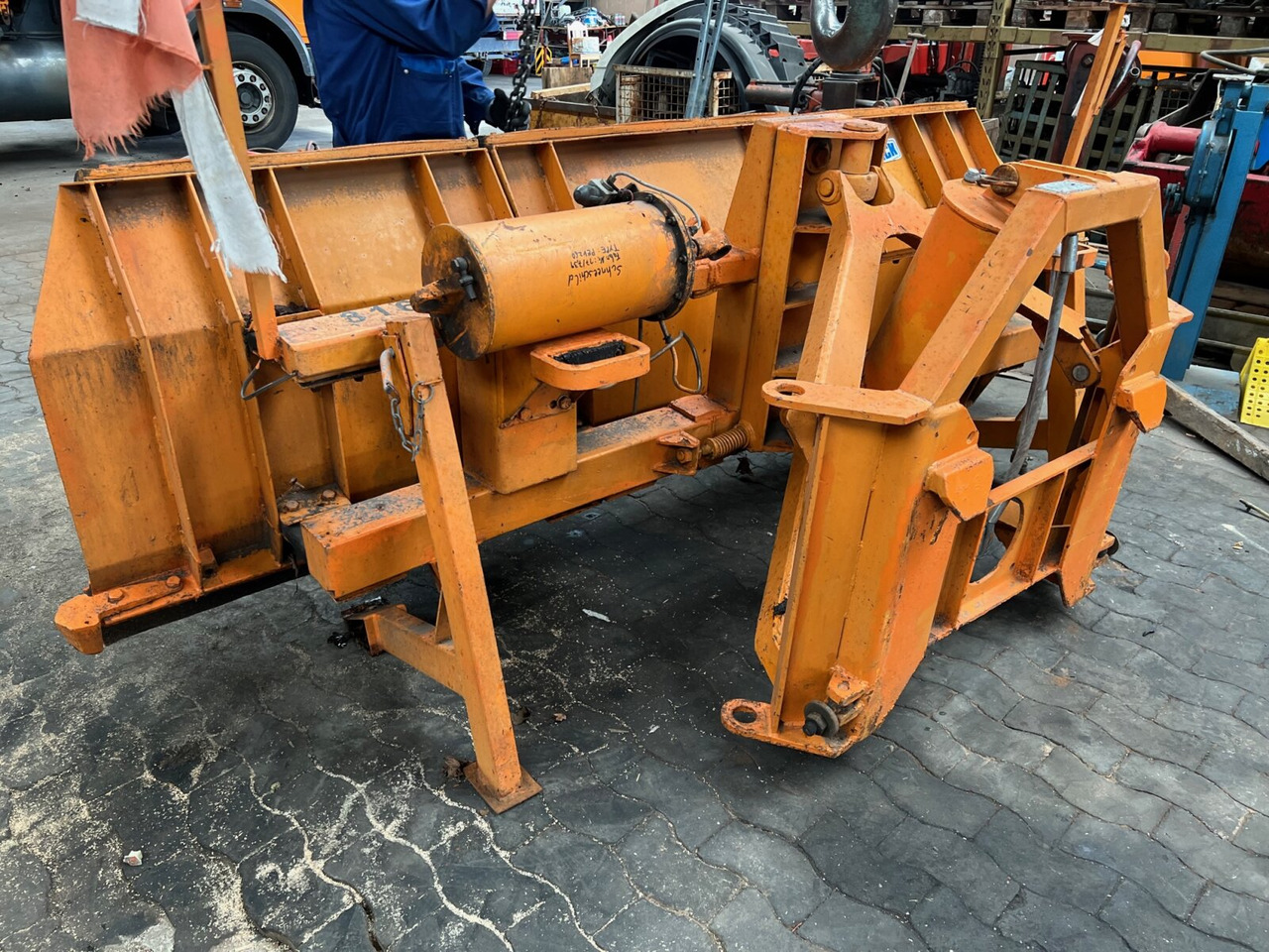 MAN TGS 18.440 4X4H BLS TGS 18.440 4X4H BLS, LIEBHERR SF 32 BM/BS Mischer ca. 10m³ - Autobetonieră: Foto 2 MAN TGS 18.440 4X4H BLS TGS 18.440 4X4H BLS, LIEBHERR SF 32 BM/BS Mischer ca. 10m³ - Autobetonieră: Foto 2