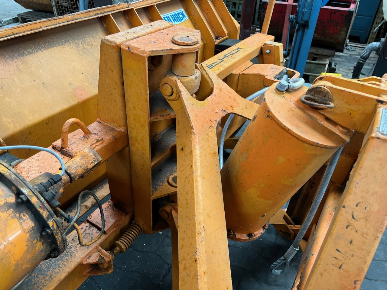 MAN TGS 18.440 4X4H BLS TGS 18.440 4X4H BLS, LIEBHERR SF 32 BM/BS Mischer ca. 10m³ - Autobetonieră: Foto 5 MAN TGS 18.440 4X4H BLS TGS 18.440 4X4H BLS, LIEBHERR SF 32 BM/BS Mischer ca. 10m³ - Autobetonieră: Foto 5