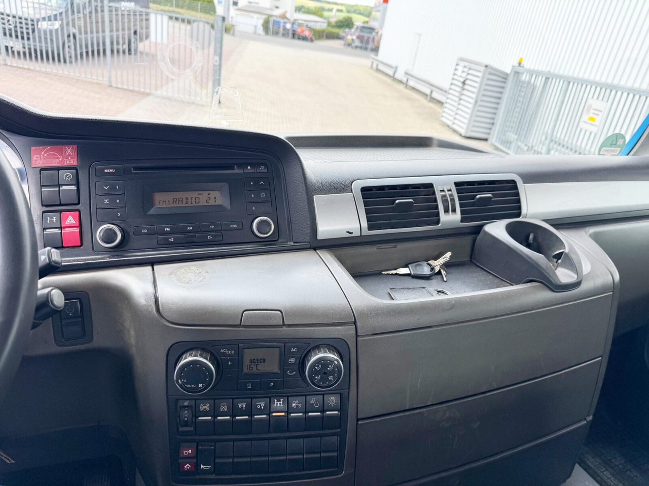 MAN TGS 26.400 6x2-4 BL TGS 26.400 6x2-4 BL, Lenk-/Liftachse, Schub-Knick - Camion cu cârlig: Foto 5 MAN TGS 26.400 6x2-4 BL TGS 26.400 6x2-4 BL, Lenk-/Liftachse, Schub-Knick - Camion cu cârlig: Foto 5