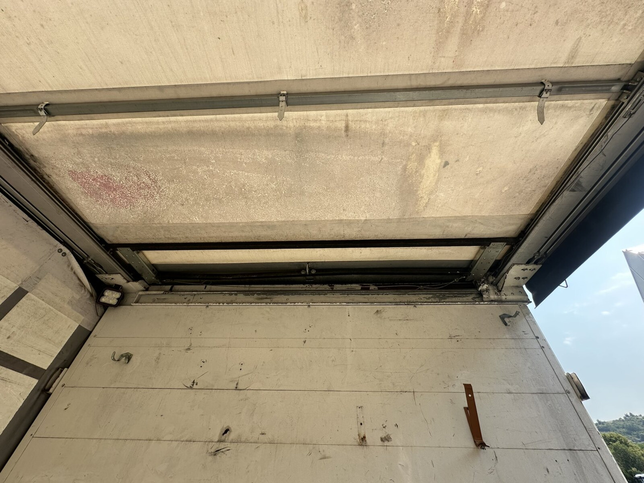 MAN TGS 26.400 6x2-4 LL TGS 26.400 6x2-4 LL, Lenk-/Lift, Edscha, Heckkran Palfinger PK23002-C + Jib PJ060A, Funk - Camion cu prelată, Camion cu macara: Foto 4 MAN TGS 26.400 6x2-4 LL TGS 26.400 6x2-4 LL, Lenk-/Lift, Edscha, Heckkran Palfinger PK23002-C + Jib PJ060A, Funk - Camion cu prelată, Camion cu macara: Foto 4