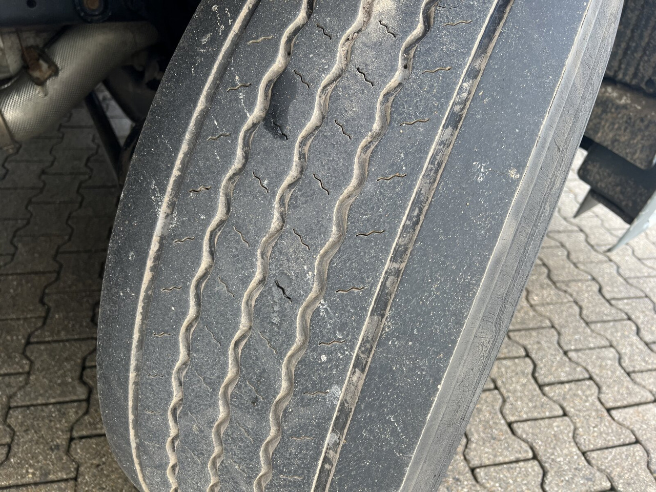 MAN TGS 26.400 6x2-4 LL TGS 26.400 6x2-4 LL, Navi, Lenk-/Liftachse, Heckkran Palfinger PK20001-K B, Funk - Camion cu macara, Camion platformă: Foto 4 MAN TGS 26.400 6x2-4 LL TGS 26.400 6x2-4 LL, Navi, Lenk-/Liftachse, Heckkran Palfinger PK20001-K B, Funk - Camion cu macara, Camion platformă: Foto 4