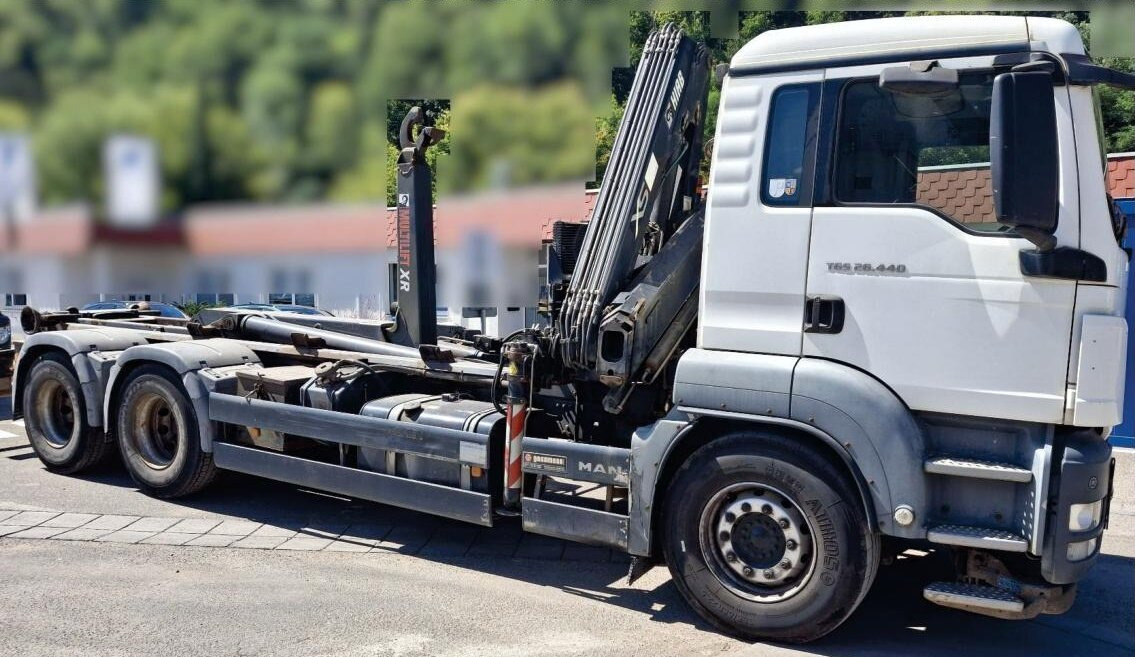 MAN TGS 26.440 BB 6x4 TGS 26.440 BB/6x4 Hiab Kran 166 BS-2-Hiduo, Multilift XR 21 S 59 Abrollanlage - Camion cu cârlig, Camion cu macara: Foto 1 MAN TGS 26.440 BB 6x4 TGS 26.440 BB/6x4 Hiab Kran 166 BS-2-Hiduo, Multilift XR 21 S 59 Abrollanlage - Camion cu cârlig, Camion cu macara: Foto 1