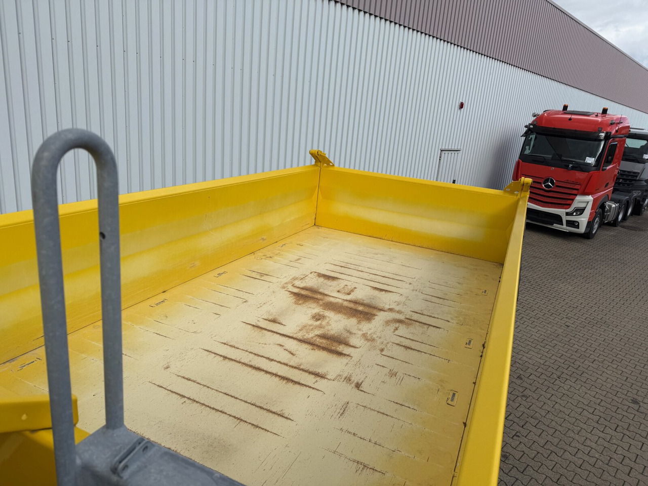 MAN TGS 26.470 6x6 BB TGS 26.470 6x6 BB, Hohe Bauart, Navi, Motorabtrieb, Bordmatik - Camion basculantă: Foto 2 MAN TGS 26.470 6x6 BB TGS 26.470 6x6 BB, Hohe Bauart, Navi, Motorabtrieb, Bordmatik - Camion basculantă: Foto 2