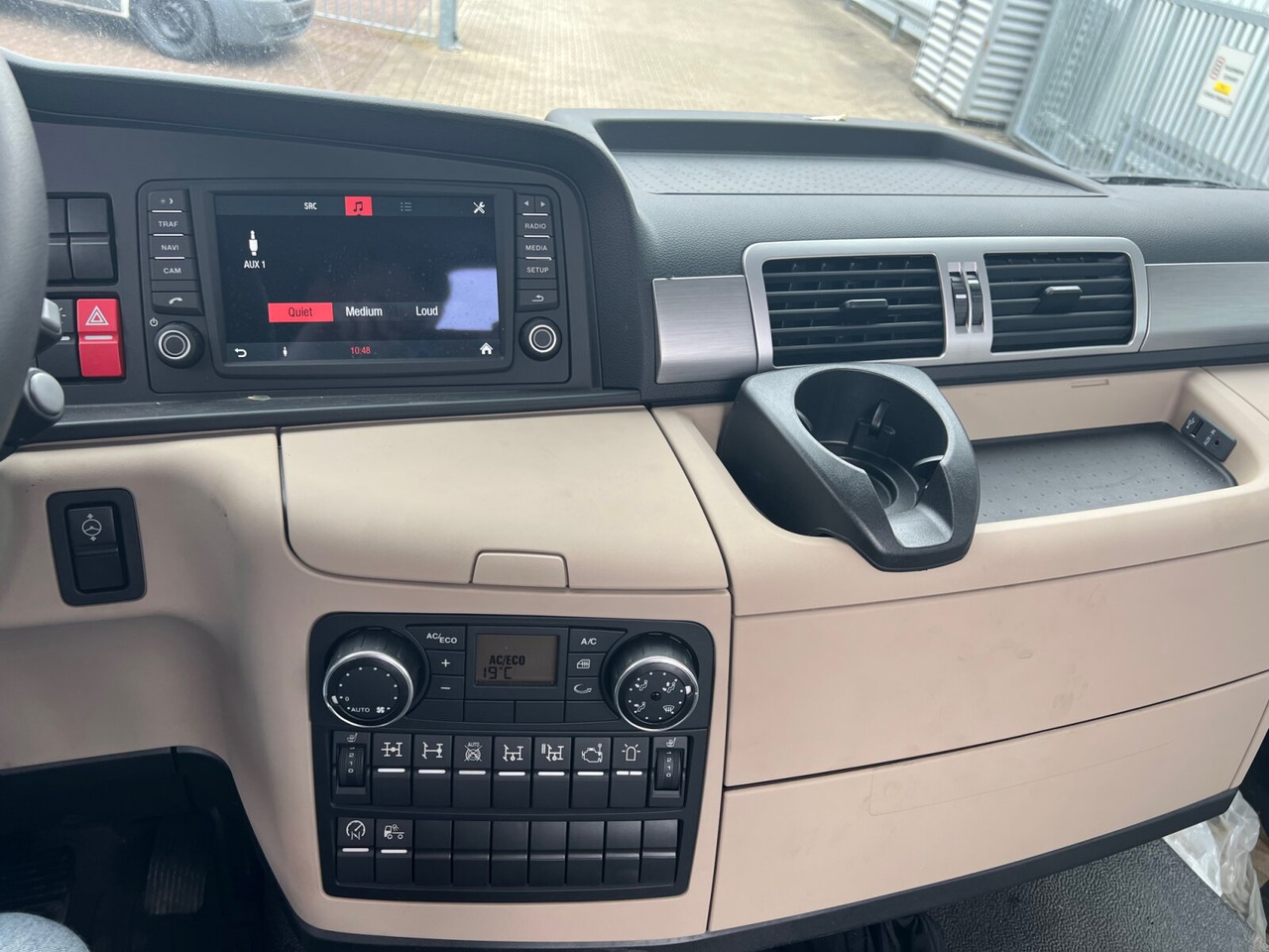 MAN TGS 33.360/440 6x4 BB TGS 33.360/440 6x4 BB, Häckslerkabine, NMV Nebenantrieb - Camion şasiu: Foto 5 MAN TGS 33.360/440 6x4 BB TGS 33.360/440 6x4 BB, Häckslerkabine, NMV Nebenantrieb - Camion şasiu: Foto 5