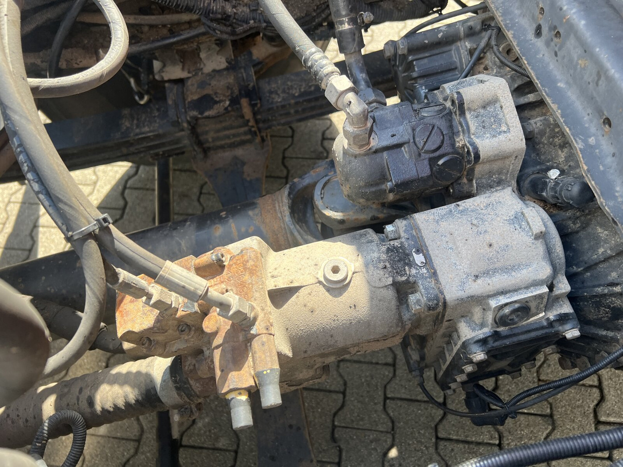 MAN TGS 35.440 8x4 BL TGS 35.440 8x4 BL, Meiller 19.62, Atlas Kran 135.2-A3, Funk - Camion cu cârlig, Camion cu macara: Foto 4 MAN TGS 35.440 8x4 BL TGS 35.440 8x4 BL, Meiller 19.62, Atlas Kran 135.2-A3, Funk - Camion cu cârlig, Camion cu macara: Foto 4