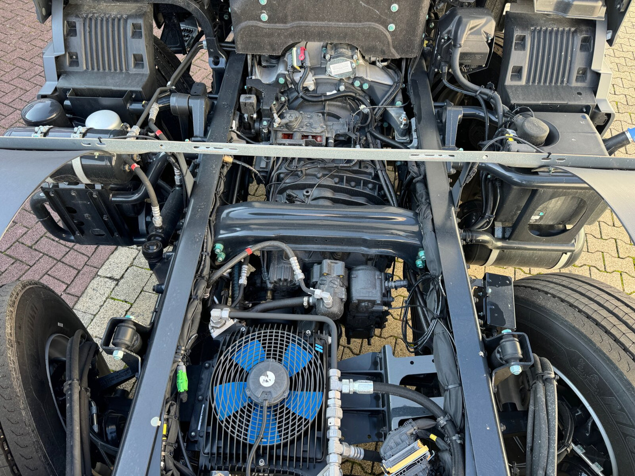 MAN TGS 35.480 8x6H BL CH TGS 35.480 8x6H BL CH, HydroDrive, Navi, Nebenantrieb în leasing MAN TGS 35.480 8x6H BL CH TGS 35.480 8x6H BL CH, HydroDrive, Navi, Nebenantrieb: Foto 11 MAN TGS 35.480 8x6H BL CH TGS 35.480 8x6H BL CH, HydroDrive, Navi, Nebenantrieb în leasing MAN TGS 35.480 8x6H BL CH TGS 35.480 8x6H BL CH, HydroDrive, Navi, Nebenantrieb: Foto 11