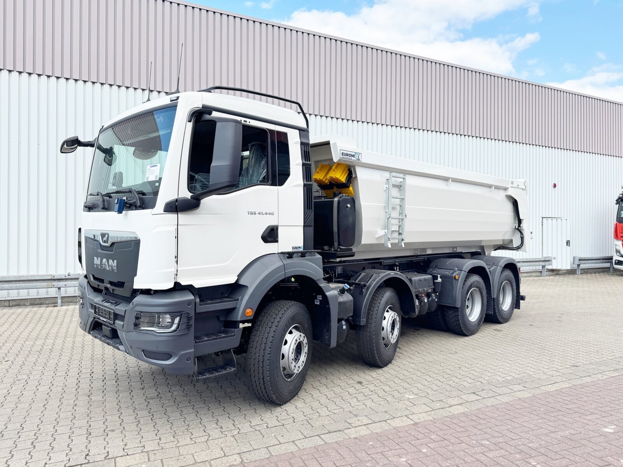 Camion şasiu nou MAN TGS 41.440/480 8x4 BB TGS 41.440/480 8x4 BB, Mulde ca. 16m³ mit hydraulischer Heckklappe, mehrfach VORHANDEN: Foto 8 Camion şasiu nou MAN TGS 41.440/480 8x4 BB TGS 41.440/480 8x4 BB, Mulde ca. 16m³ mit hydraulischer Heckklappe, mehrfach VORHANDEN: Foto 8
