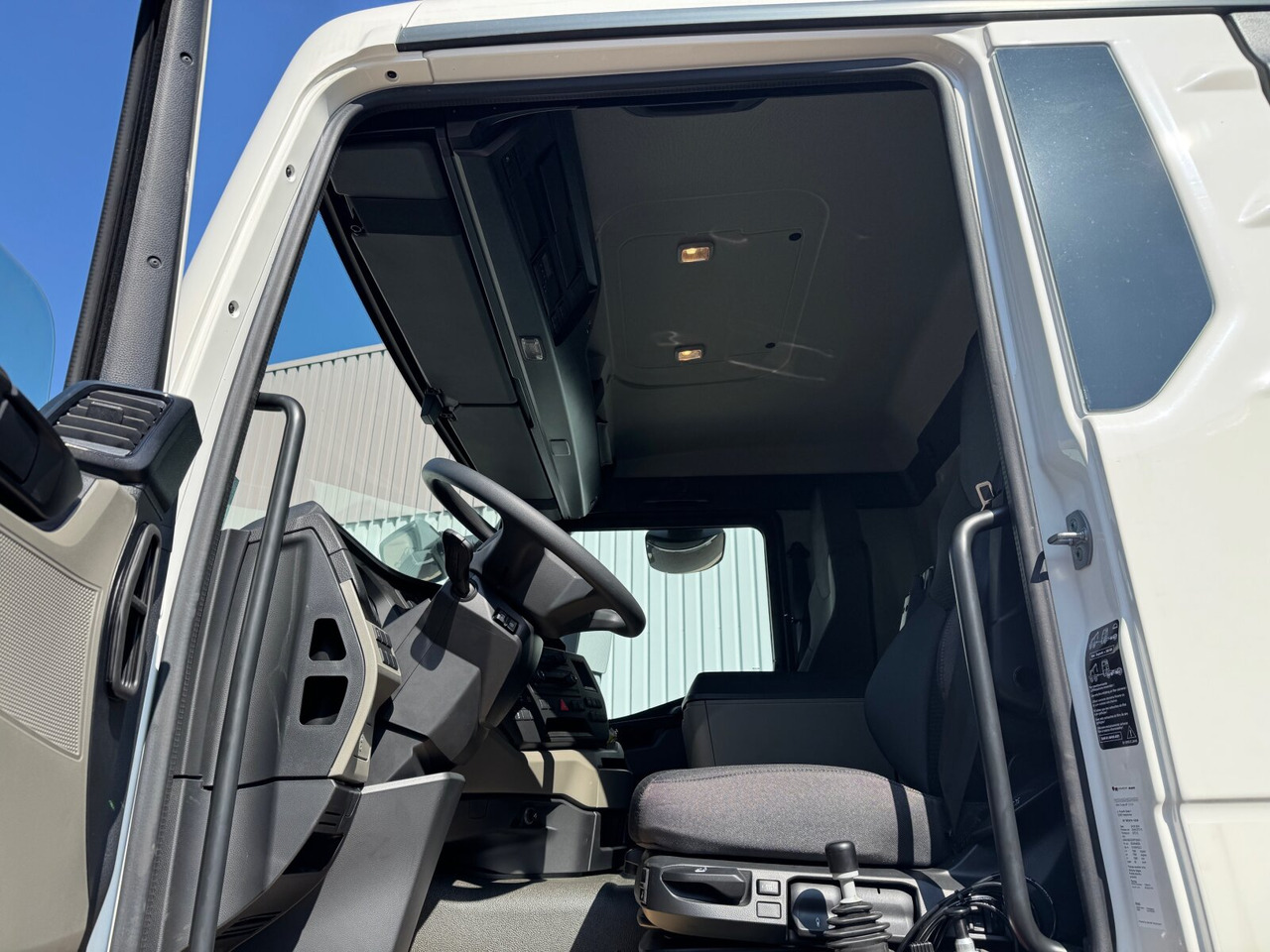 MAN TGS 41.440/480 8x4 BB TGS 41.440/480 8x4 BB, Standard Mulde ca. 18m³ - Camion şasiu: Foto 2 MAN TGS 41.440/480 8x4 BB TGS 41.440/480 8x4 BB, Standard Mulde ca. 18m³ - Camion şasiu: Foto 2