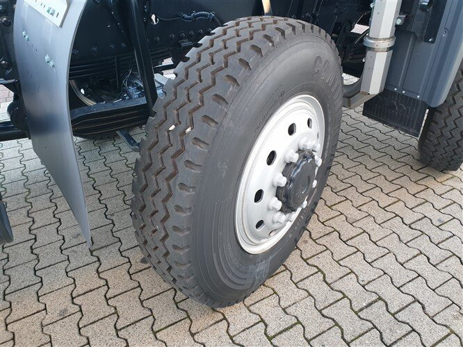 MAN TGS 41.480 8X6 BB TGS 41.480 8X6 BB - Camion şasiu: Foto 5 MAN TGS 41.480 8X6 BB TGS 41.480 8X6 BB - Camion şasiu: Foto 5